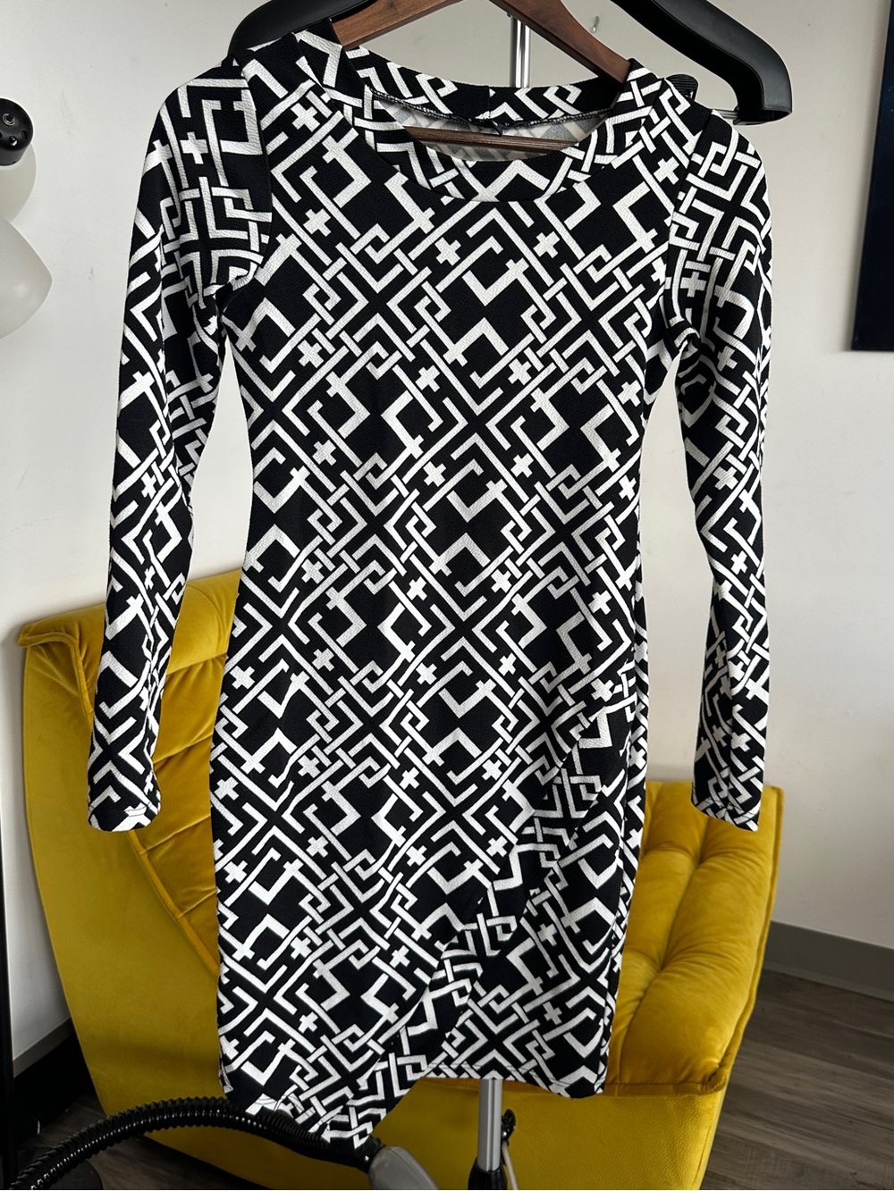 Black & White Geometric Long-Sleeve Dress